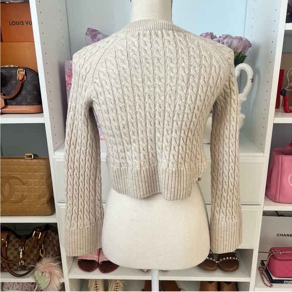 $440 ALICE + OLIVIA Cimaron Wool Cable-Knit Cropped Sweater, Small, EUC - Picture 9 of 11